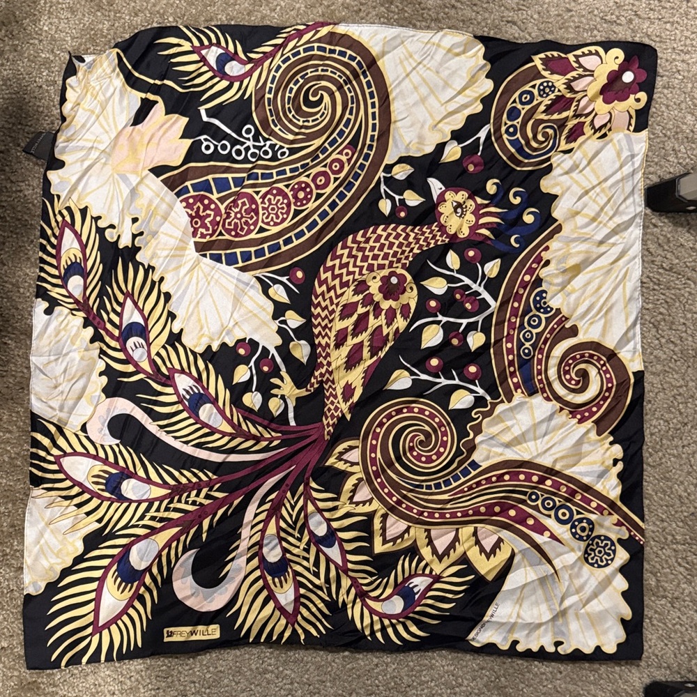 FREYWILLE Scarf 100% Italian Silk